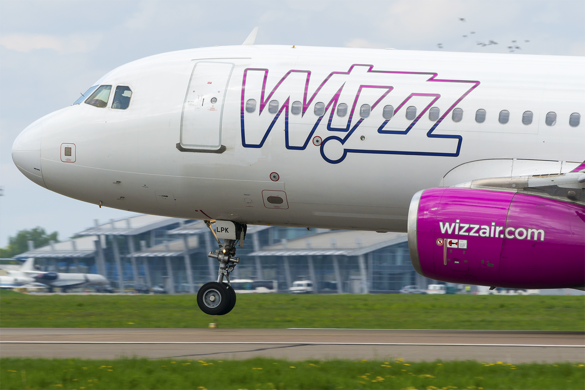 Wizz air авиакомпания сайт. Wizz Air авиакомпания. Авиапарк. Авиапарк Эфиопия аэрлинес. Wizz Air авиакомпания лого.